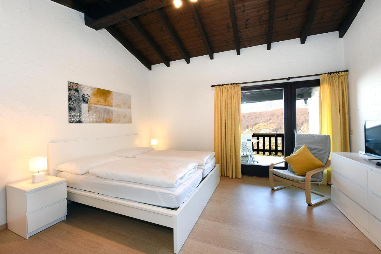 Studio with Balcony and Air-Conditioning,408475929:JPEG